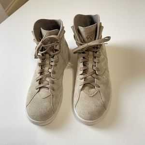 Men’s high top sneakers